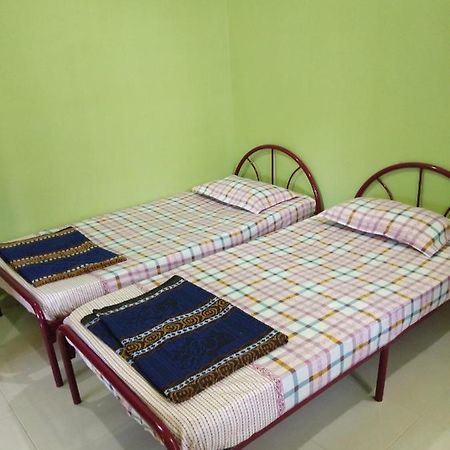 Davallia Homestay Дунгун Екстериор снимка