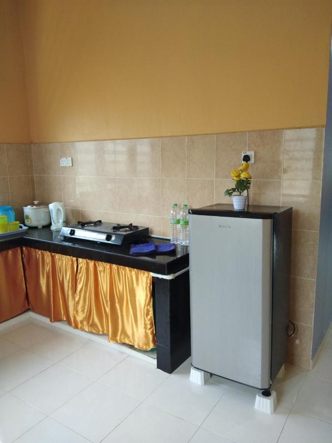 Davallia Homestay Дунгун Екстериор снимка