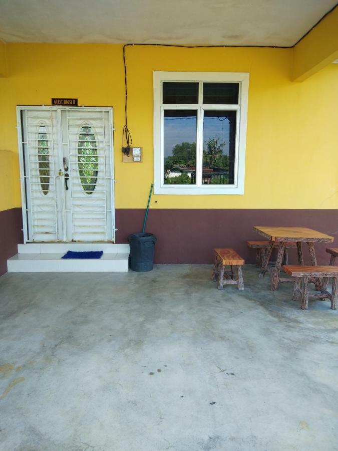 Davallia Homestay Дунгун Екстериор снимка